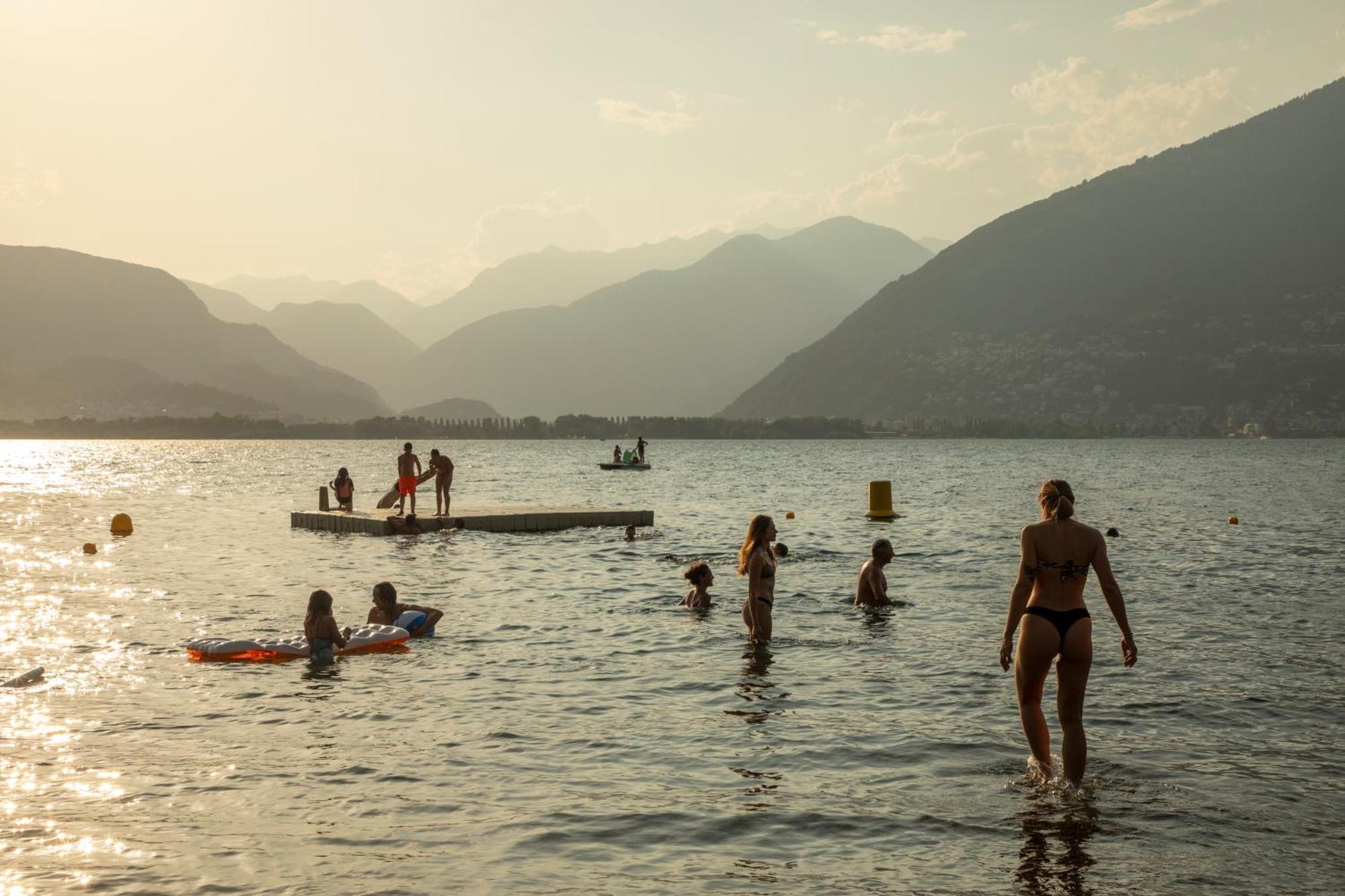 Riva Beach Club I Boutique Hotel I Restaurant Gambarogno Bagian luar foto